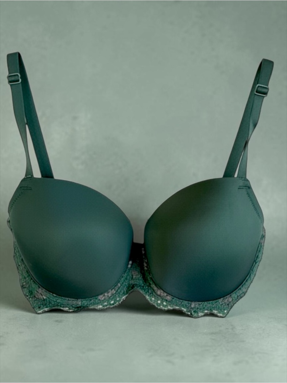 Victoria’s Secret Green Lace Lightly Padded Underwire Bra 32DD